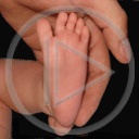 dziecko ręce dłonie dłoń dzieci niemowlę ręka stopa noga bobas maluch